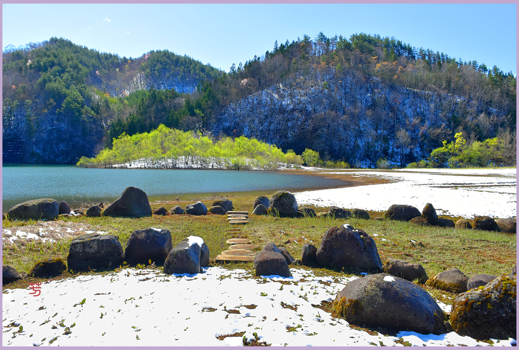 平成の名残り雪　5（サークルストーン）