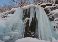 奥入瀬「馬門岩氷魂」
