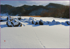 「雪晴れのストーンサークル」