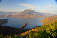 八丁出島と男体山