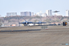 厚木基地より