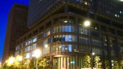 丸の内口早朝５時