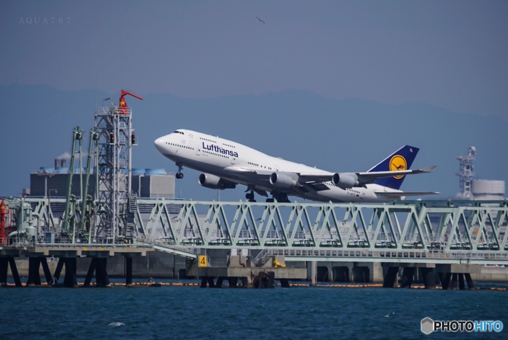 世界へ飛び立つ場所 … ✈️