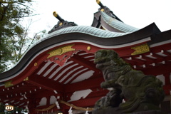 神社にて
