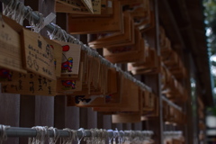 神社にて