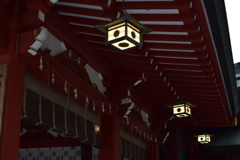 神社にて