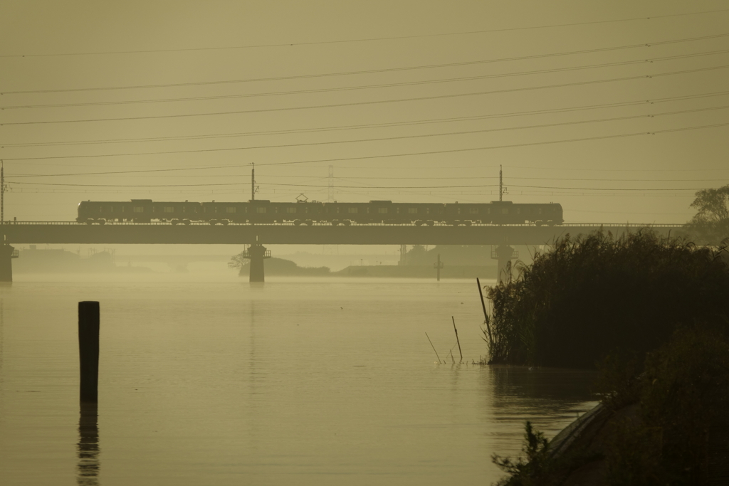 朝霧のJR鹿島線