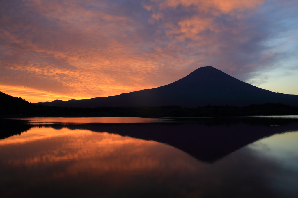 明けの湖