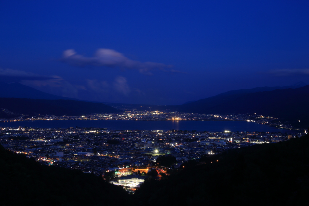 諏訪湖の夜景