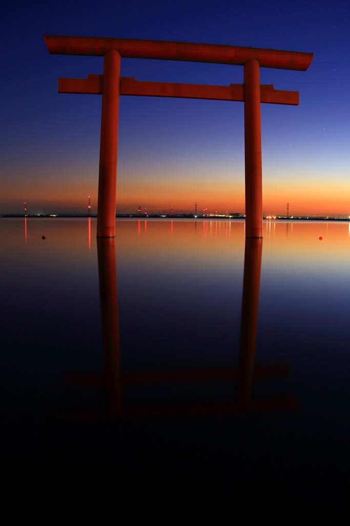 湖の鳥居