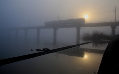 濃霧の北浦橋梁