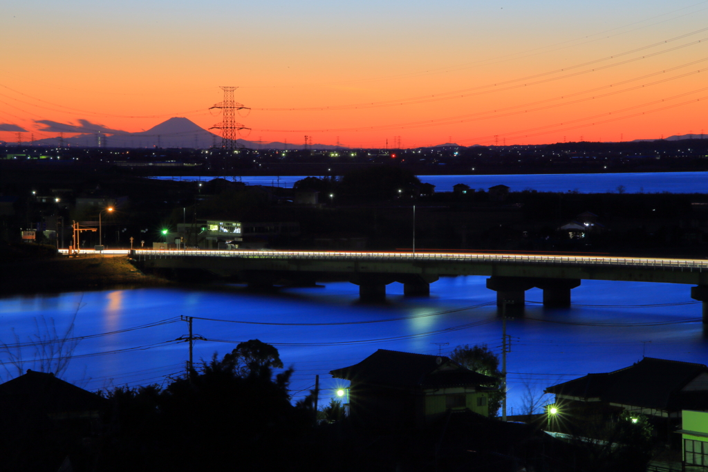 夕暮れの富士山