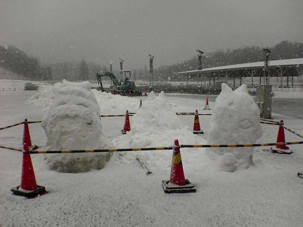 モリゾー・キッコロの雪だるま1 2008 SO506iC
