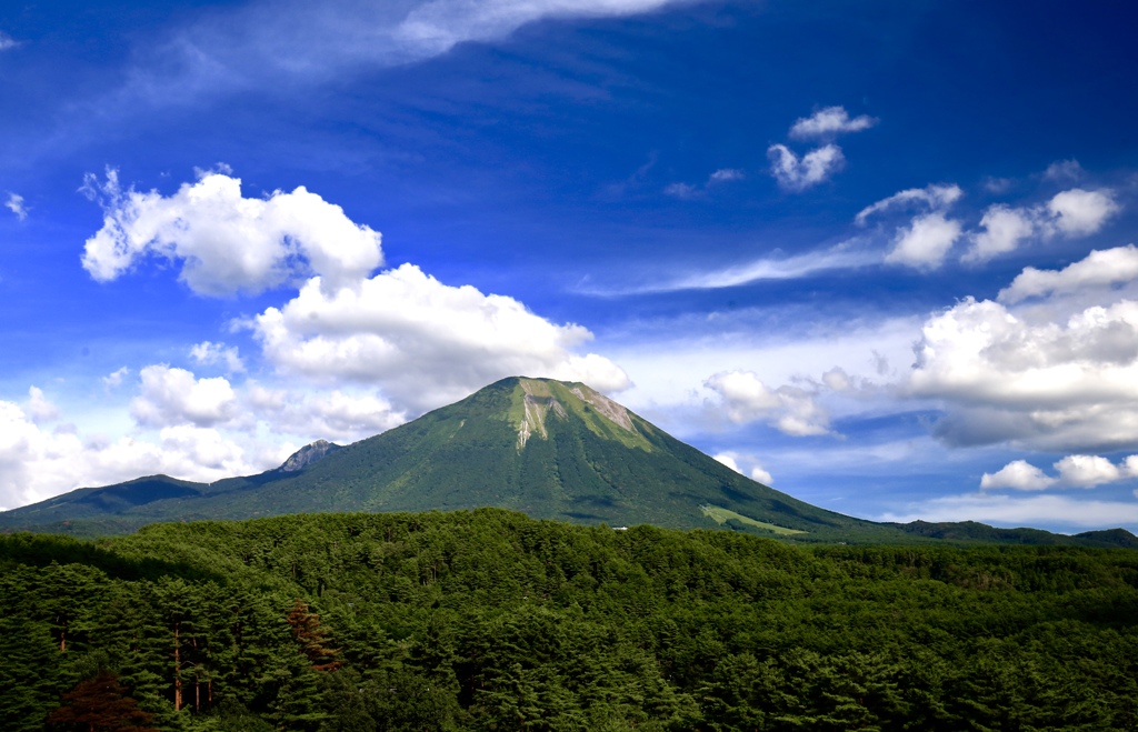 雲と大山