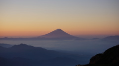 朝焼けの富士山