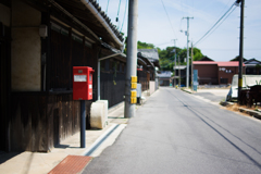 ポストがある道