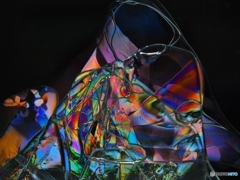 氷の中のステンドグラス