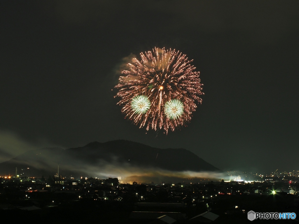 残煙残る夜景