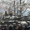 桜と７４式戦車