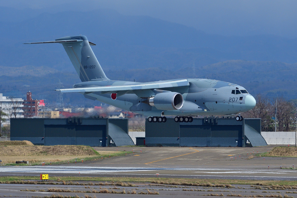 ブルーインパルス支援機のＣ-２（４）