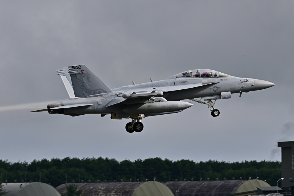 2023三沢基地航空祭_04～オープニング飛行FA-18③～