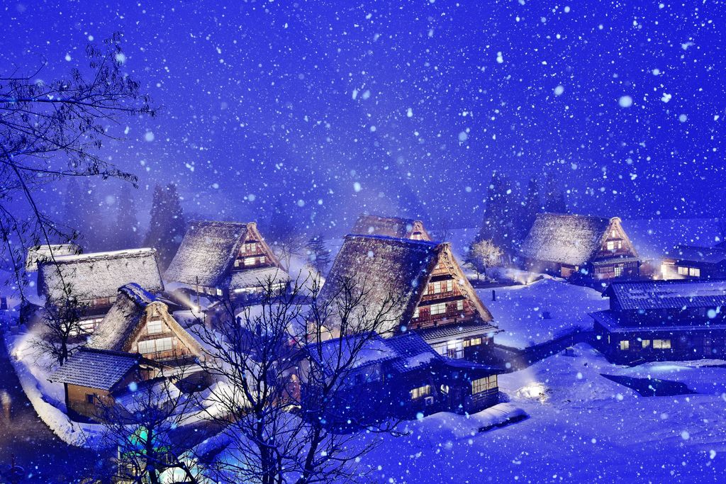 静寂！合掌造りの村
