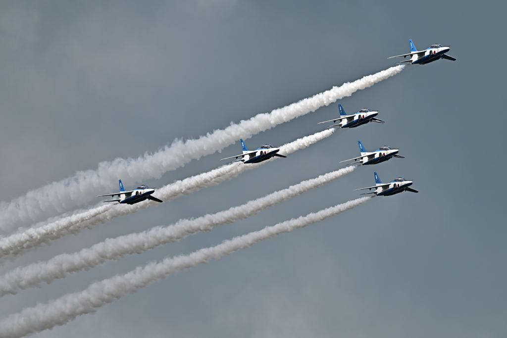 小松基地航空祭ブルーインパルス飛ぶ_①