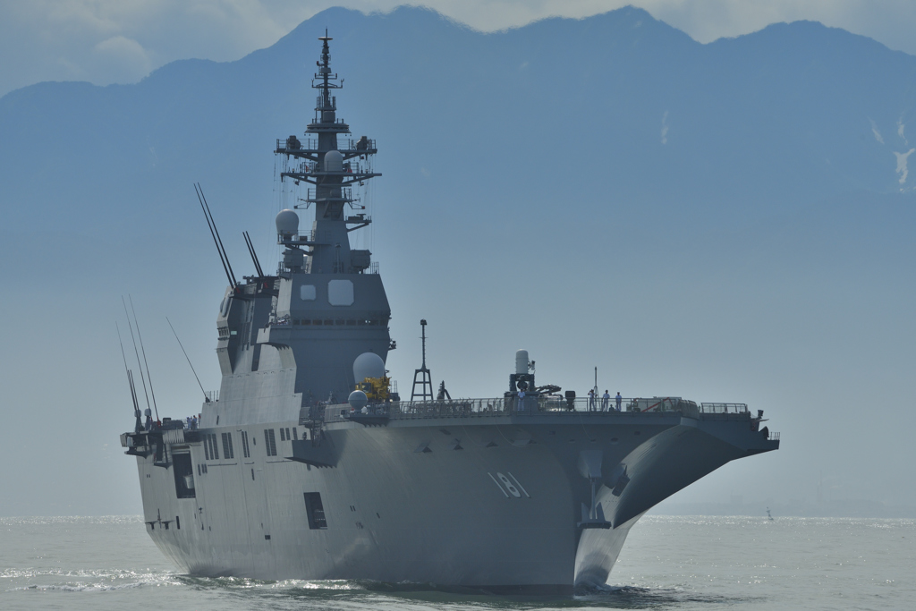 護衛艦ひゅうがin伏木富山港（１）