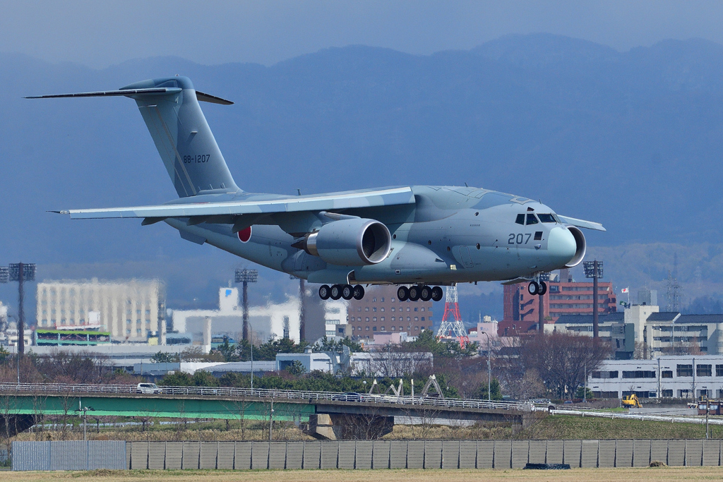 ブルーインパルス支援機のＣ-２（２）