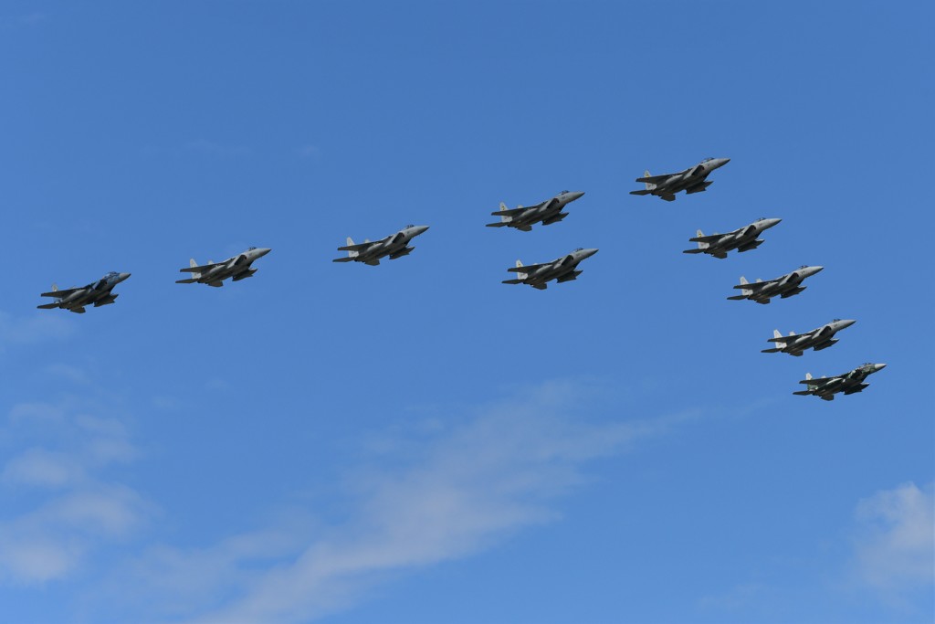 Ｆ-１５飛行大編隊（４）