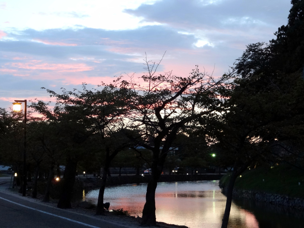 彦根城　夕暮れ時