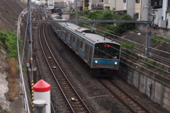 駅を発ち 深草の谷 加速中