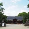 真夏午後 神社境内 人ぽつり