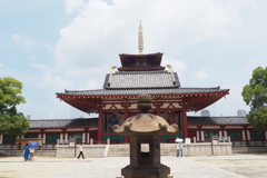 梅雨合間 四天王寺を 訪れて ①