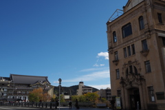 南座と 東華菜館 秋景色