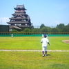 炎天下勝利目指して球を追う