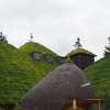 興味引く 異国思わす 屋根造り