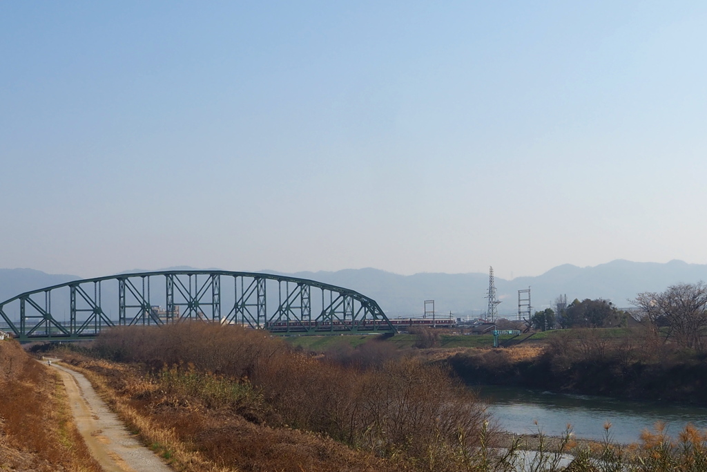 長閑やな 宇治川鉄橋 電車音