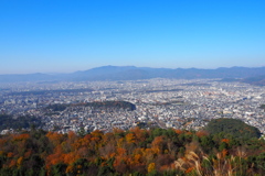 冬晴れや 火床から見る 京の街