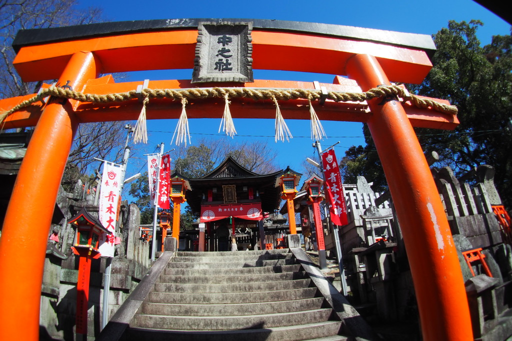 お山巡り 中之社も 春陽ざし