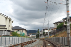 秋曇り 複線工事 宅地抜け