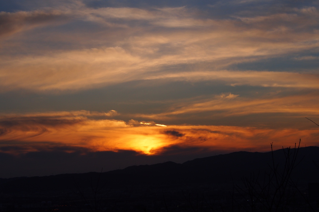 西の空 そこにお日様 居ったよな！？