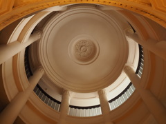 円形ロビーの天井