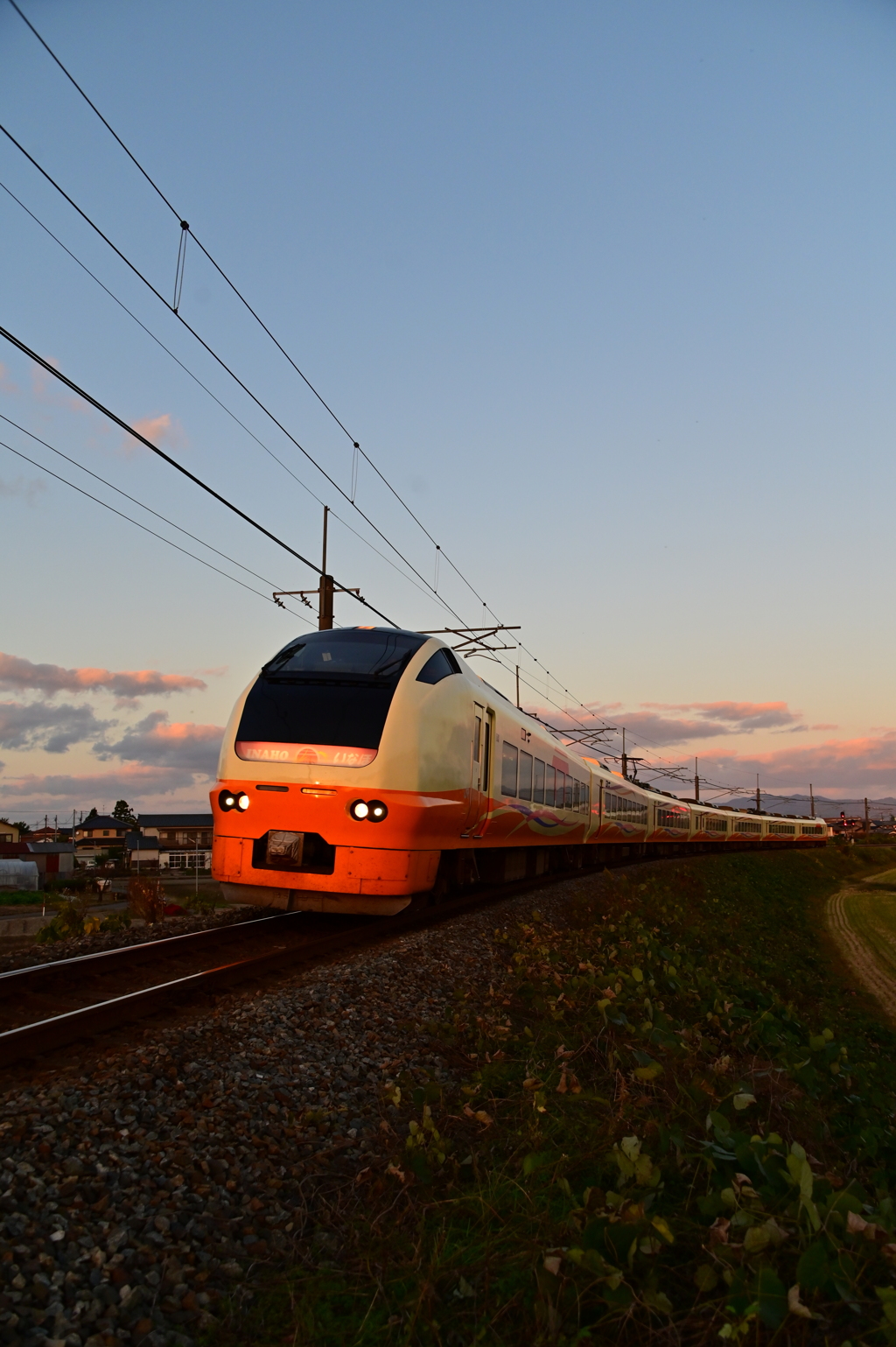 DSC_5823　夕日に向かって　上り最終