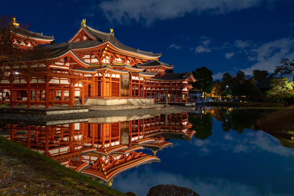 水面に映る平等院