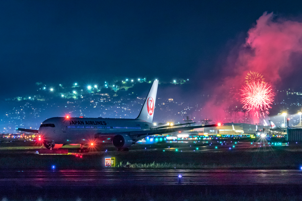 飛行機with花火 2 By ソロモン 初心者 Id 写真共有サイト Photohito