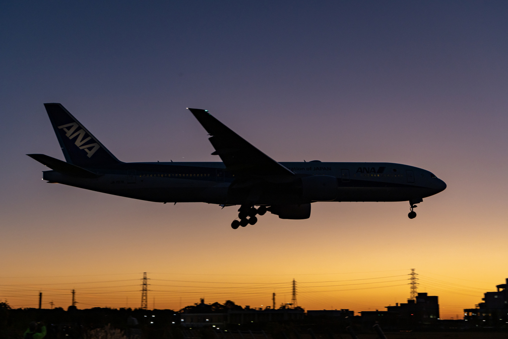 宵闇の着陸機