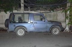 電線と長いジムニー