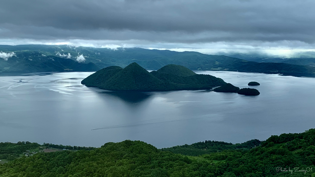 雨の洞爺湖