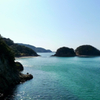 青い海と丸い島